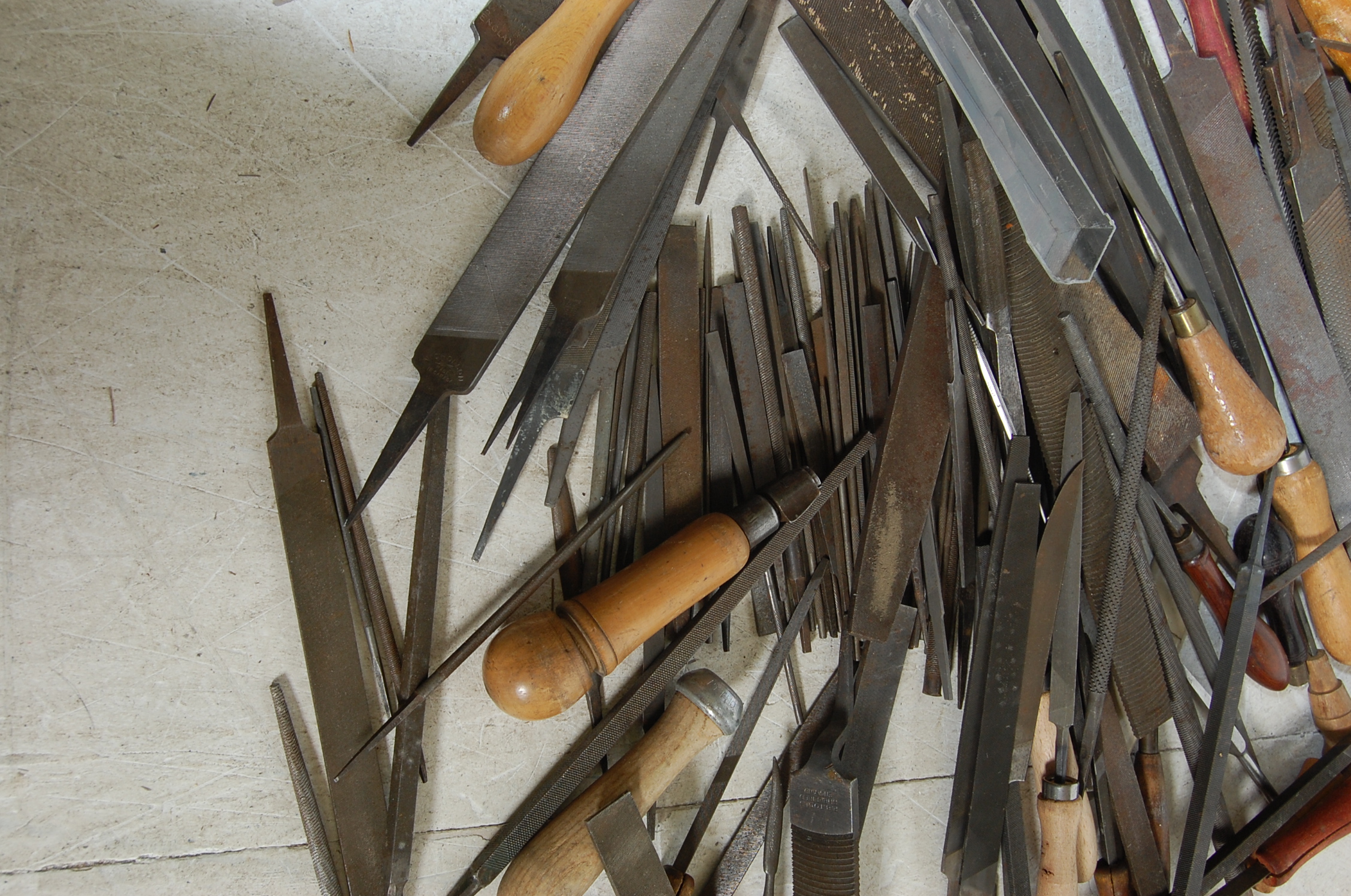 LARGE QUANTITY OF VINTAGE WOODWORKING TOOLS - Image 14 of 23