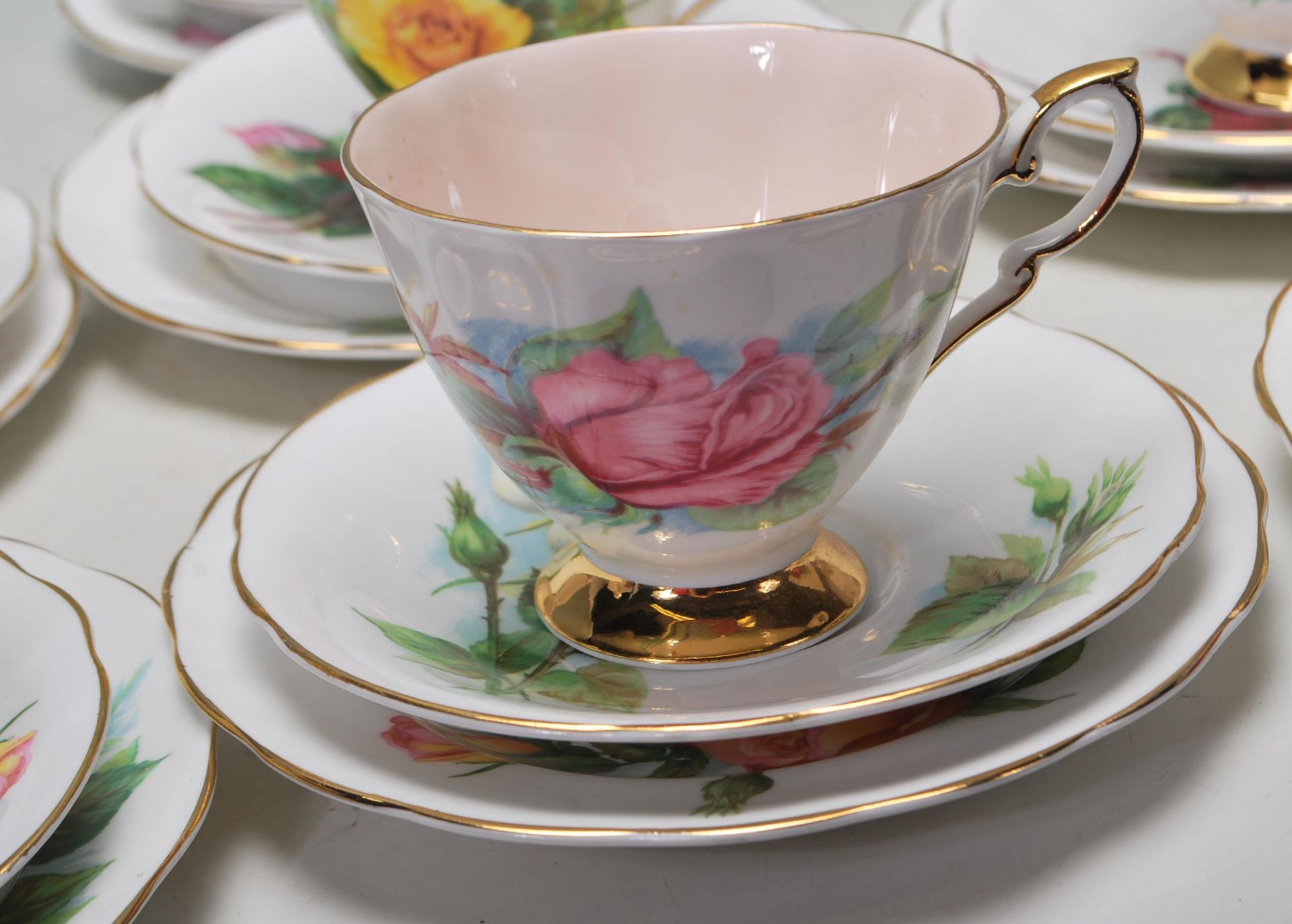 PARAGON - ROYAL STANDARD - WORLD FAMOUS ROSES TEA SET - Image 5 of 13