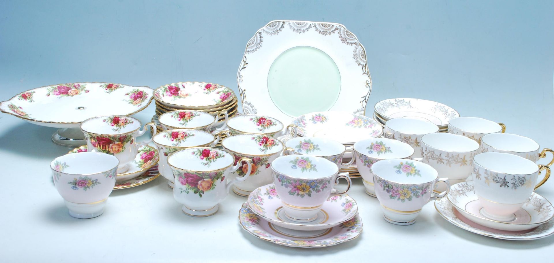 VINTAGE 20TH CENTURY ROYAL ALBERT OLD COUNTRY ROSES TEA SERVICE