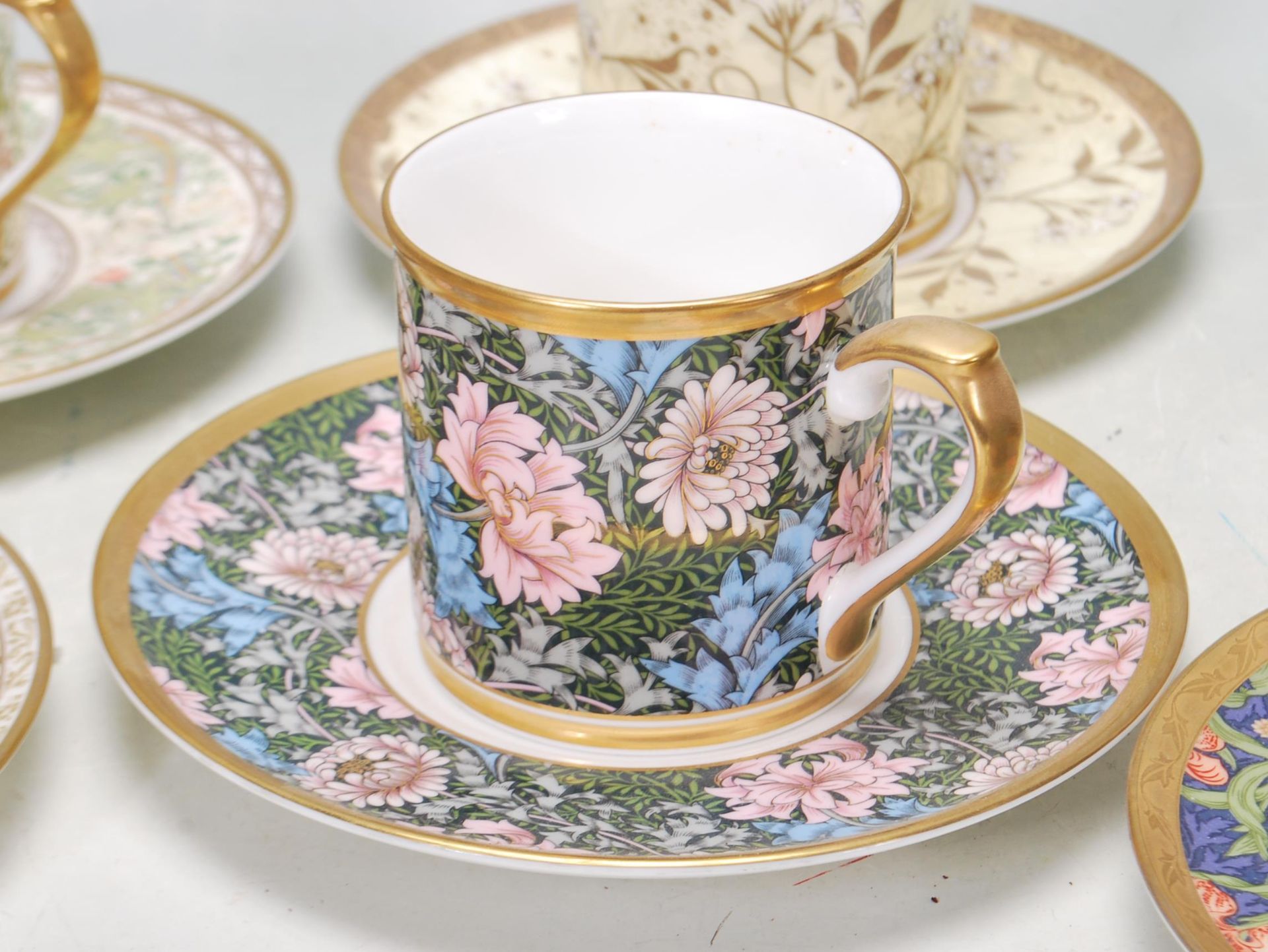 A SET OF SIX 20TH CENTURY WILLIAM MORRIS - VICTORIAN AND ALBERT TEA SERVICE - Image 6 of 11