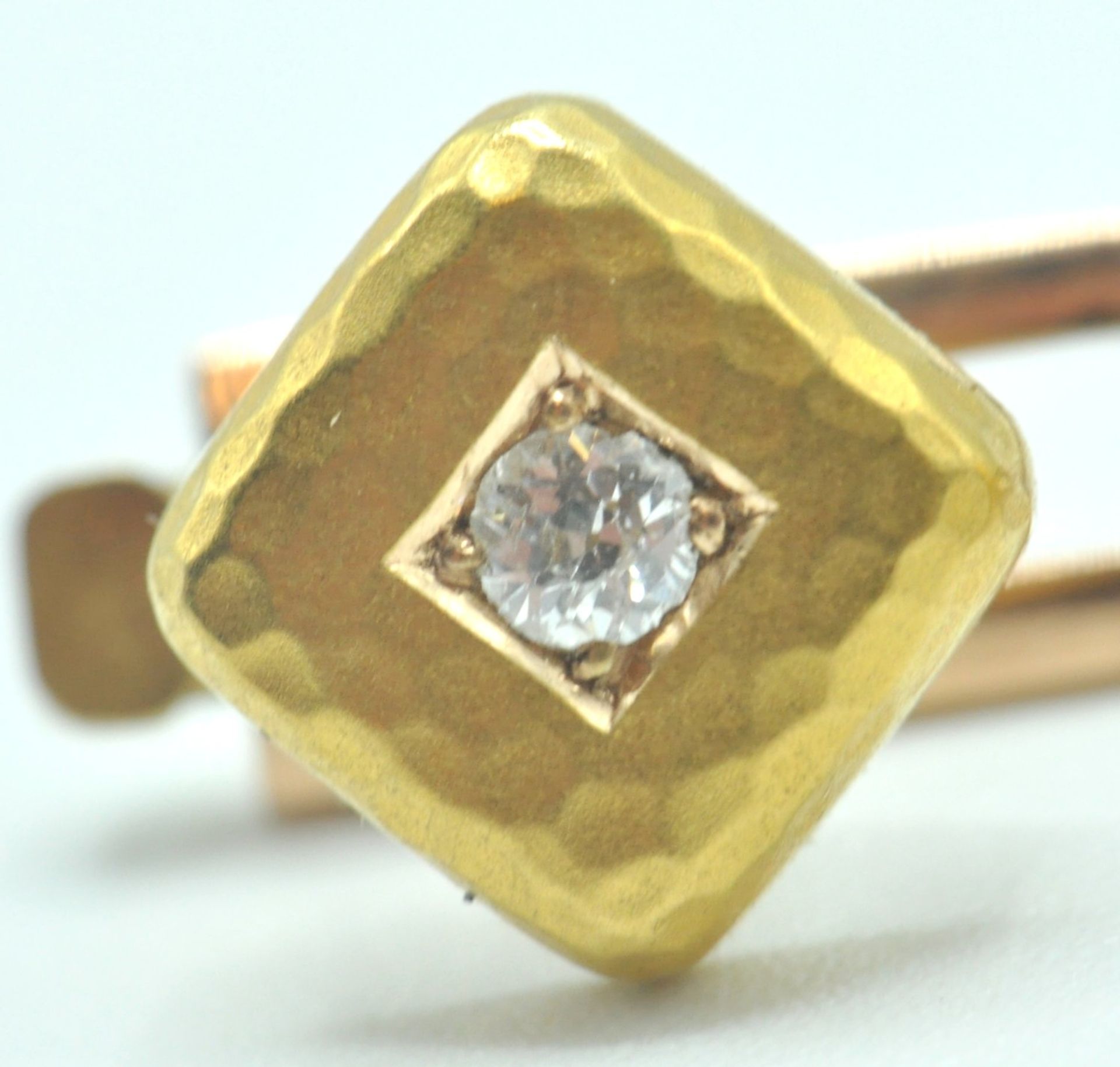 VINTAGE 14CT GOLD & DIAMOND HAMMERED DESIGN CUFFLINKS - Image 2 of 7