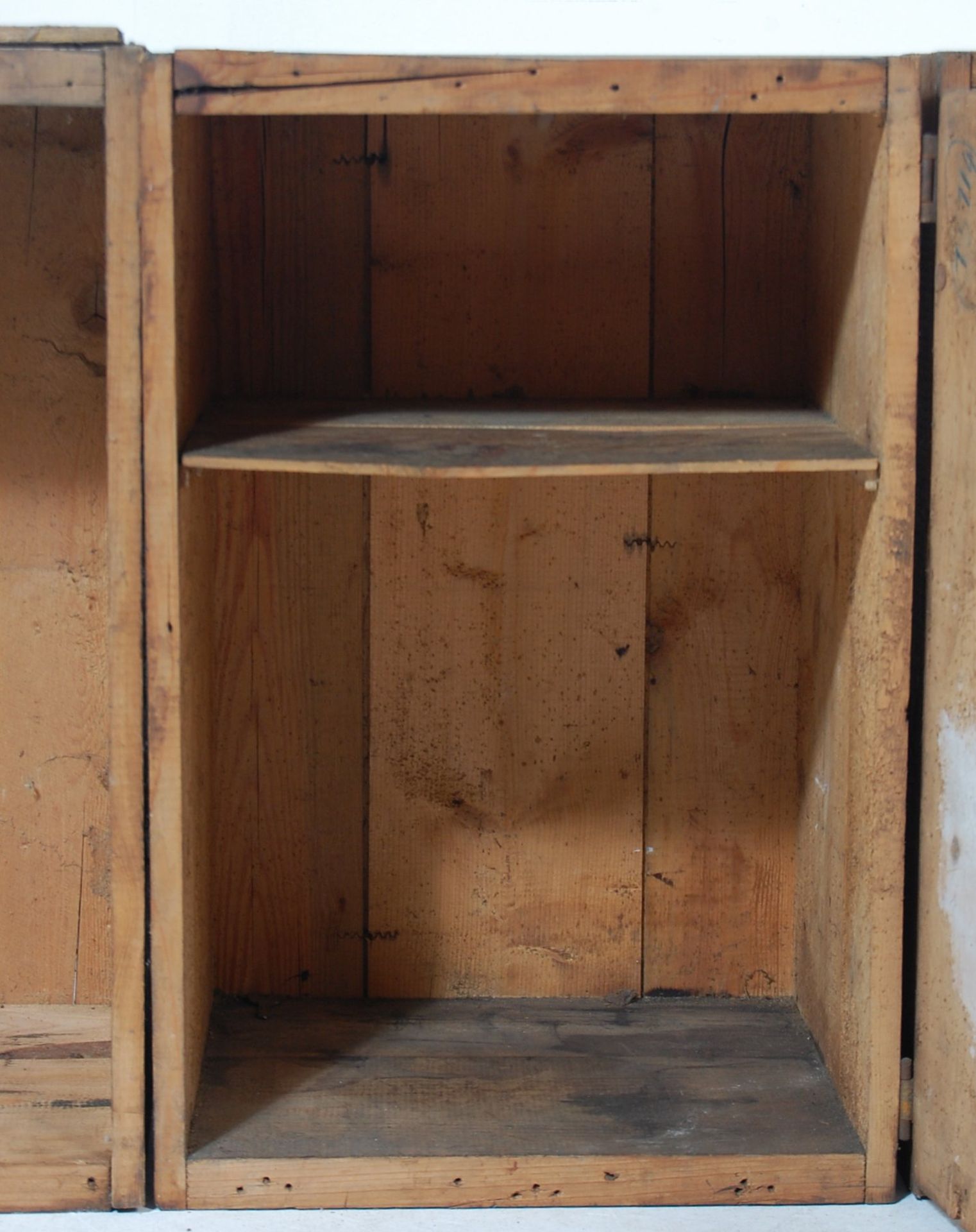 A GROUP OF THREE RETRO 20TH CENTURY WOODEN ADVERTISING SHIPPING CRATES - Image 4 of 5