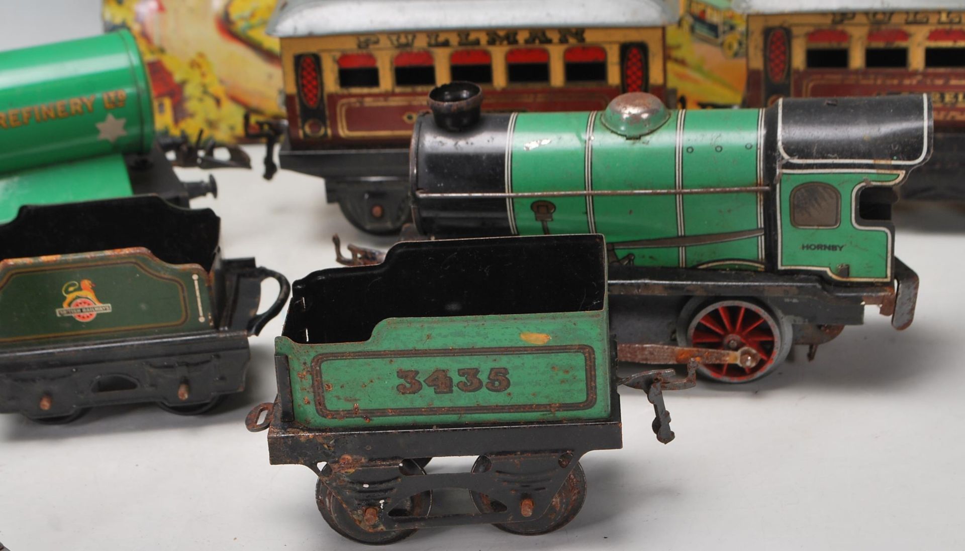 COLLECTION OF LATE 20TH CENTURY 0 GUAGE TINPLATE CLOCKWORK LOCOMOTIVE TRAINS - Image 2 of 6