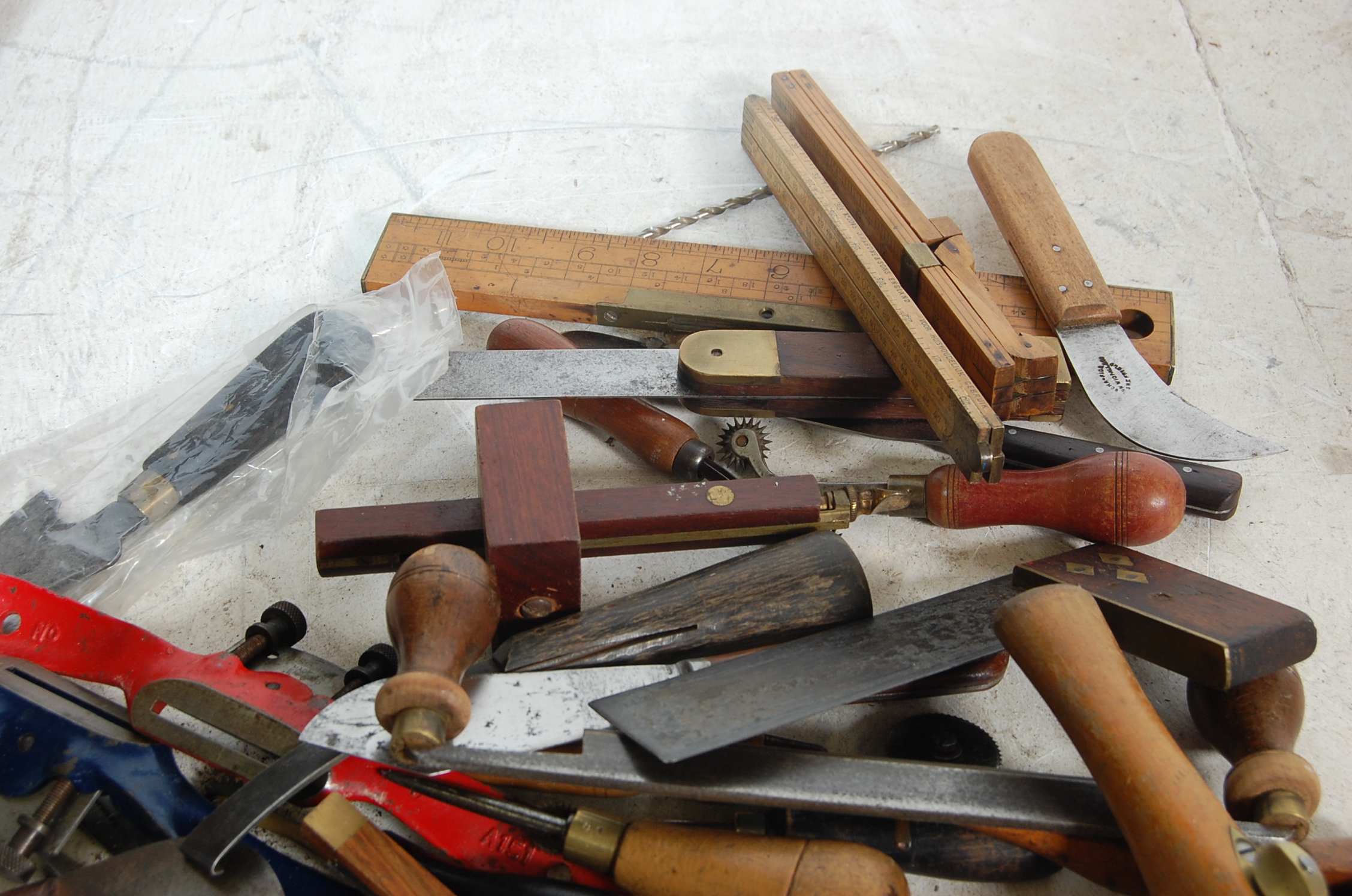 LARGE QUANTITY OF VINTAGE WOODWORKING TOOLS - Image 18 of 23