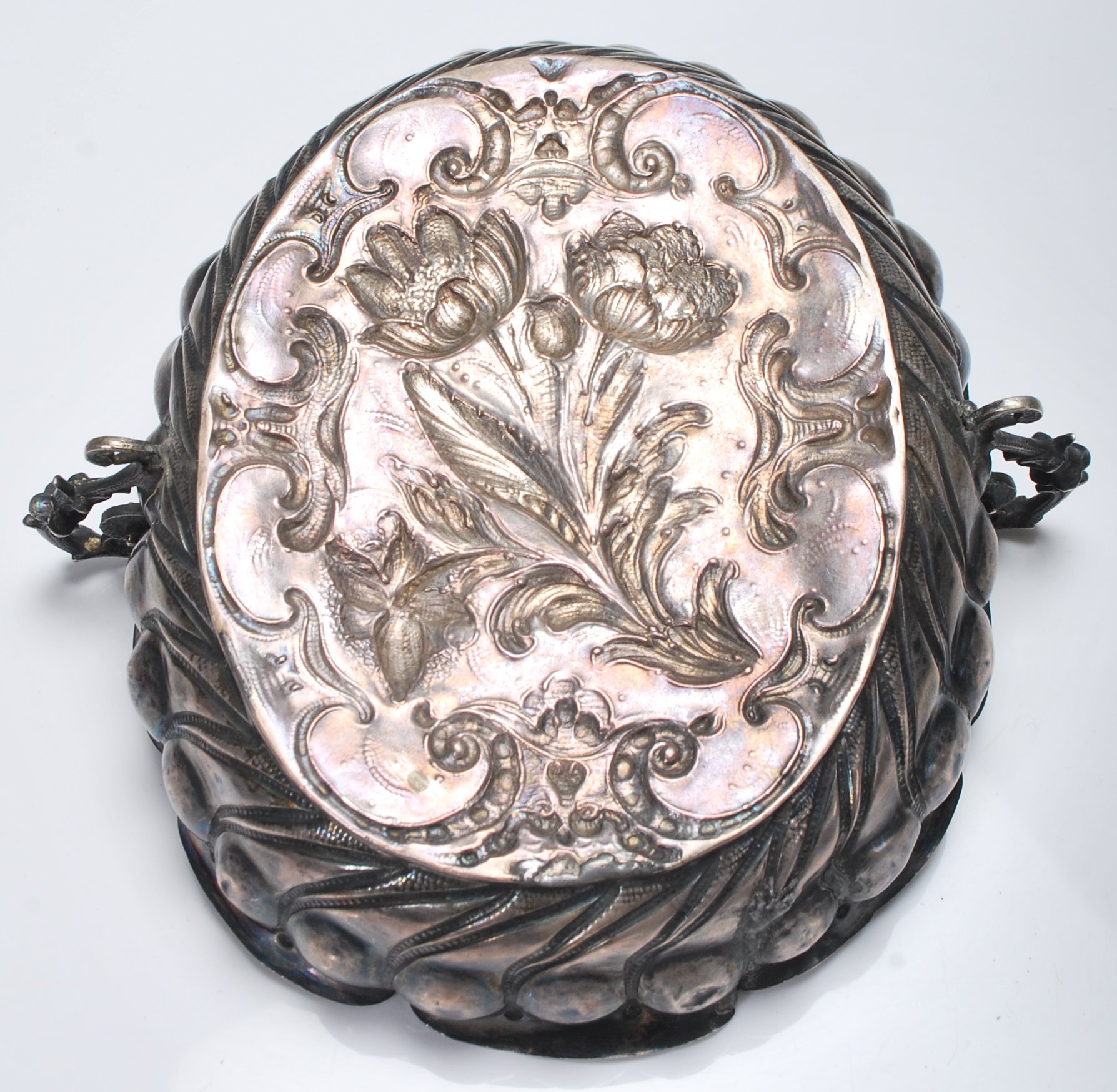 ANTIQUE SILVER TWIN HANDLED FLORAL DISH - Image 5 of 6