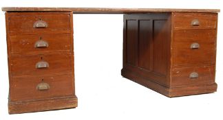 EARLY 20TH CENTURY OAK PARTNERS DESK