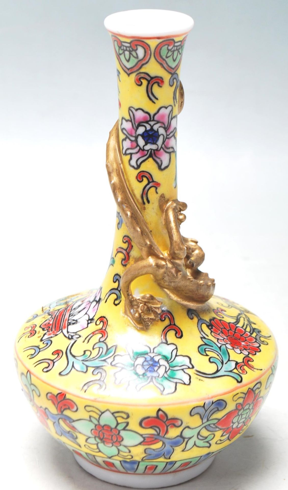 MID 20TH CENTURY CHINESE REPUBLIC FAMILLE JAUNE VASE - Image 4 of 6