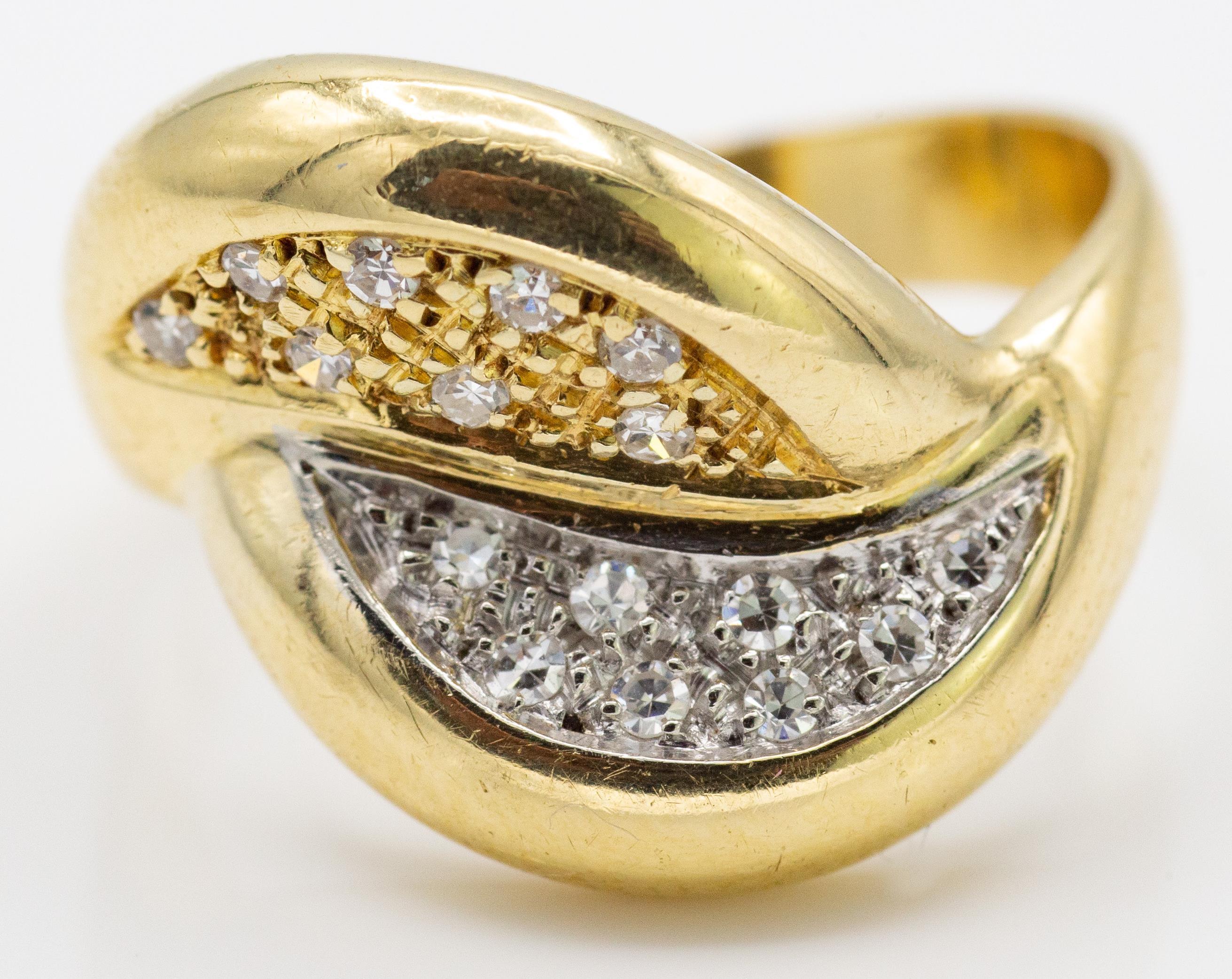 18ct Gold & Diamond Diamond Dress Ring - Image 2 of 3