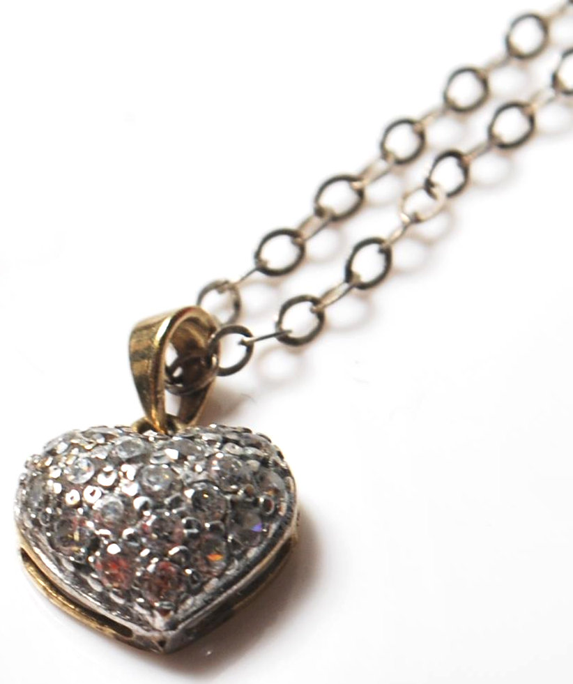 9CT GOLD AND SILVER HEART PENDANT NECKLACE - Image 3 of 6