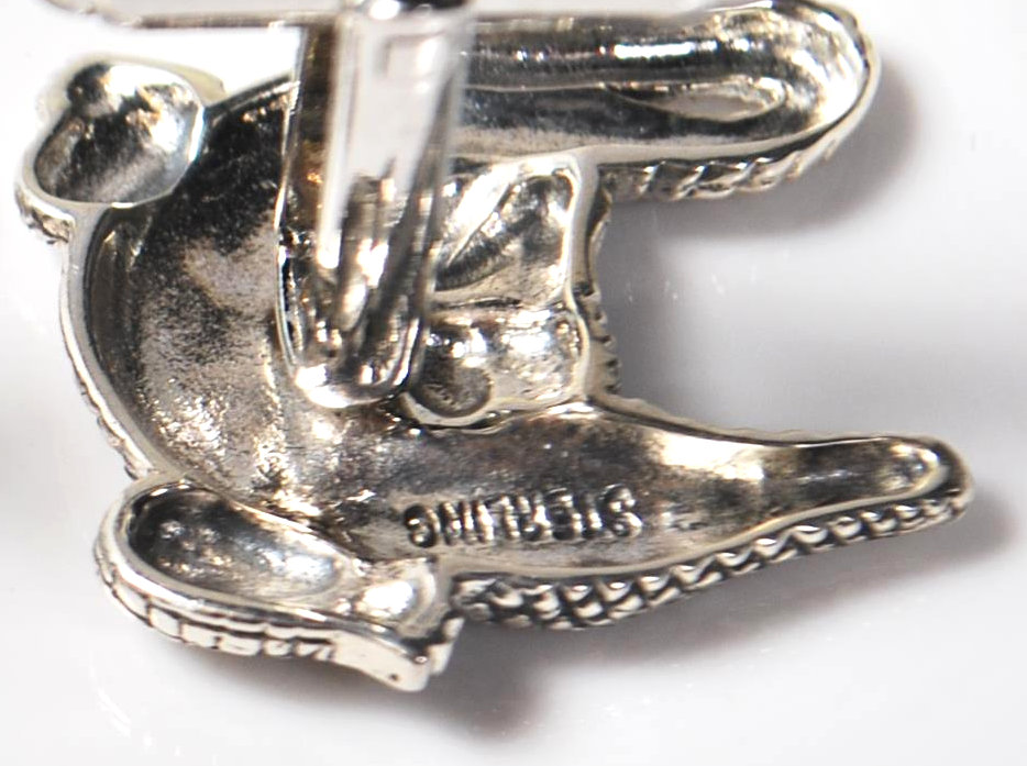 GENTLEMAN'S SILVER CROCODILE CUFFLINKS - Image 6 of 6