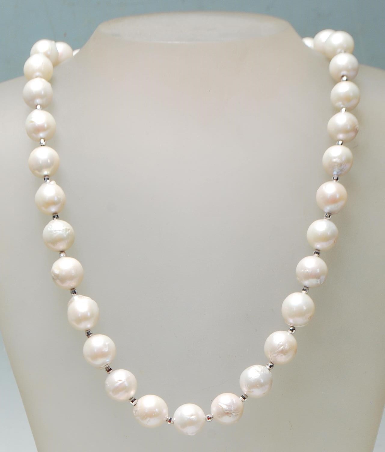 LARGE CULTURED PEARL NECKLACE - Image 6 of 6