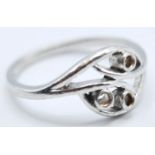 LADIES 9CT WHITE GOLD LEAF RING