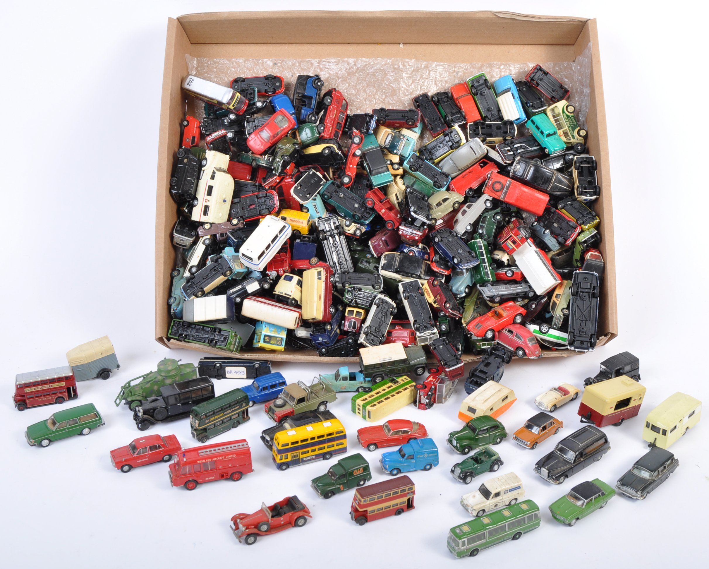 LARGE COLLECTION OF 1/76 SCALE 00 GAUGE MODEL DIEC