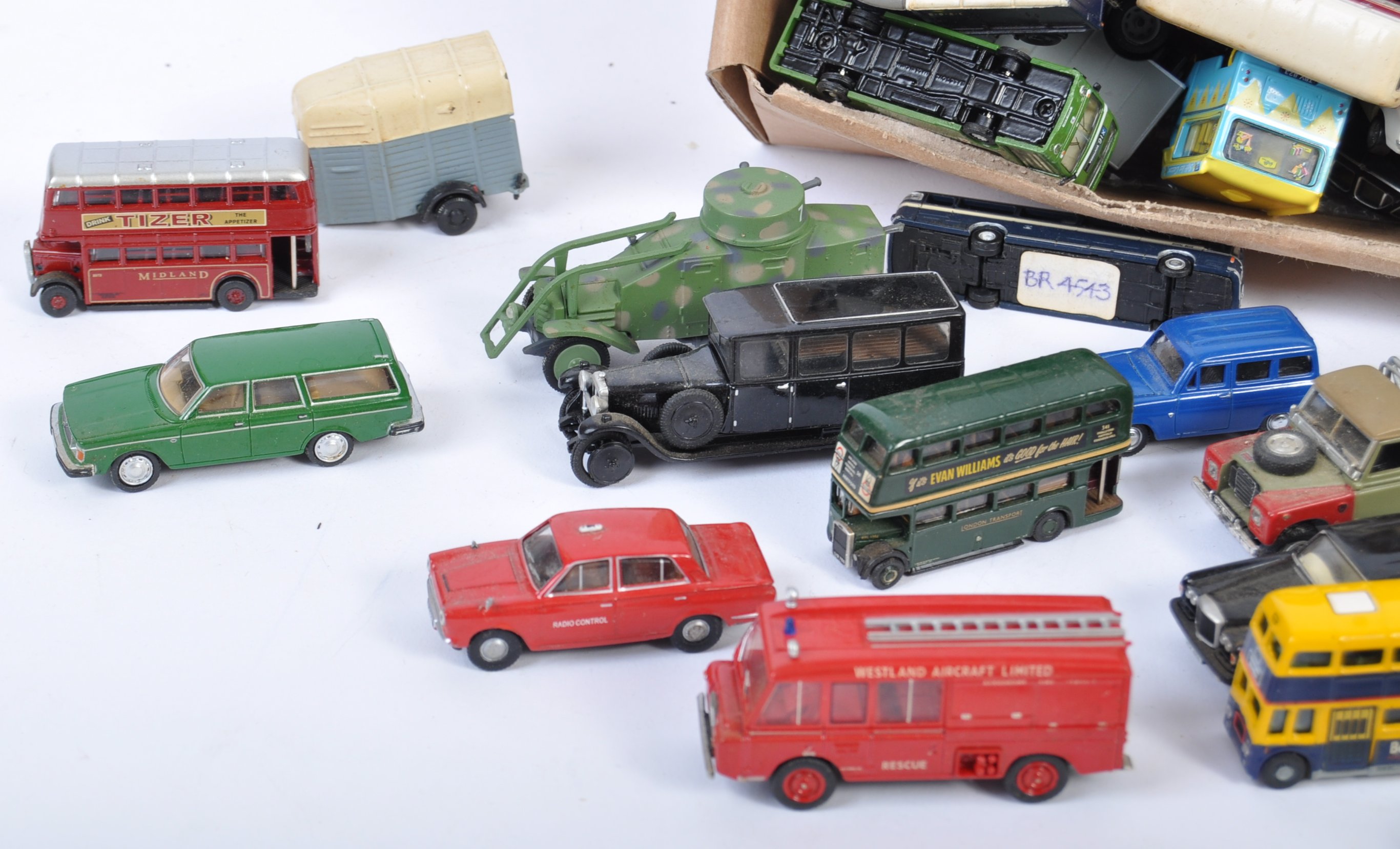 LARGE COLLECTION OF 1/76 SCALE 00 GAUGE MODEL DIEC - Image 3 of 6