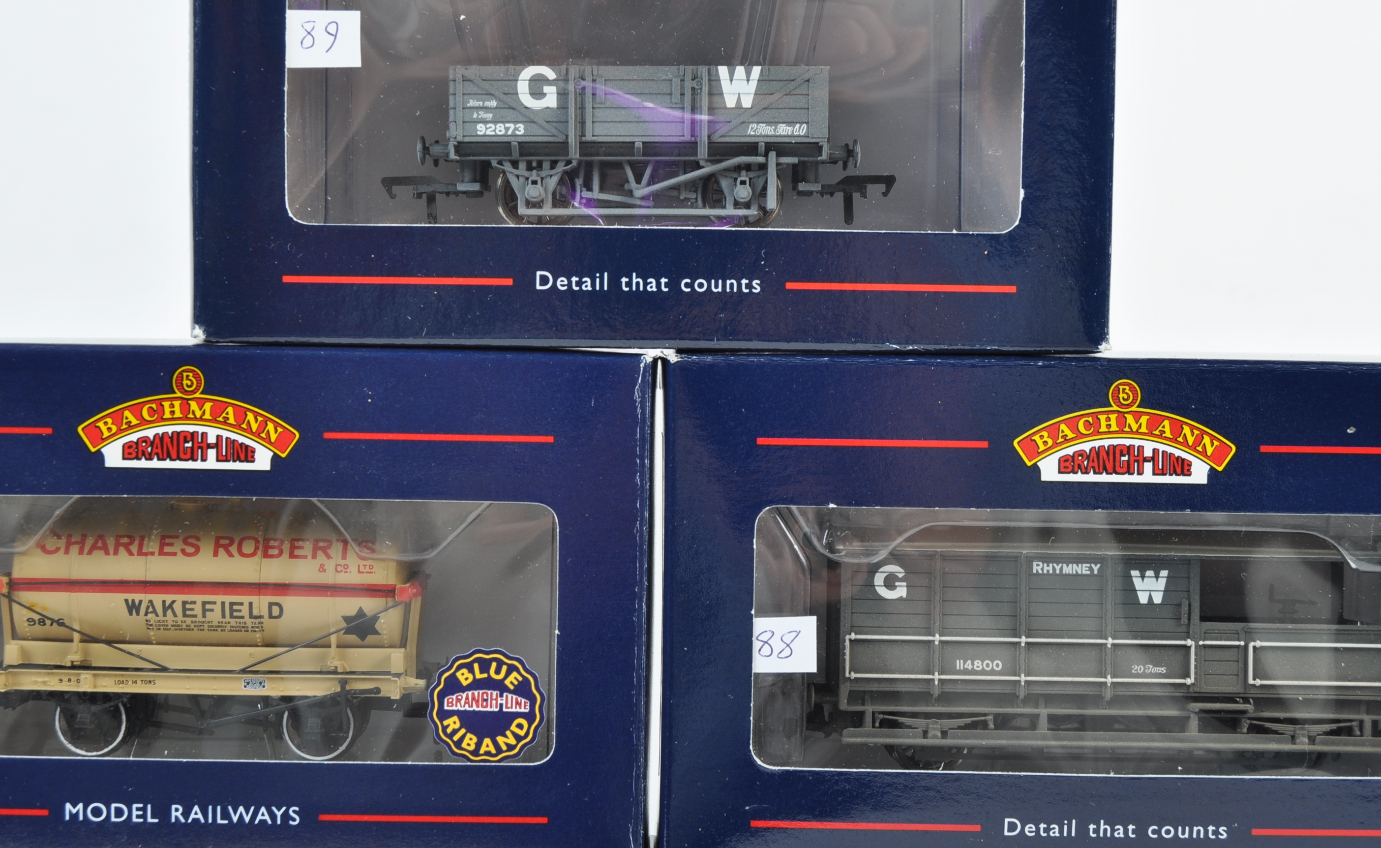 RAKE OF BOXED BACHMANN 00 GAUGE ROLLING STOCK - Image 2 of 4