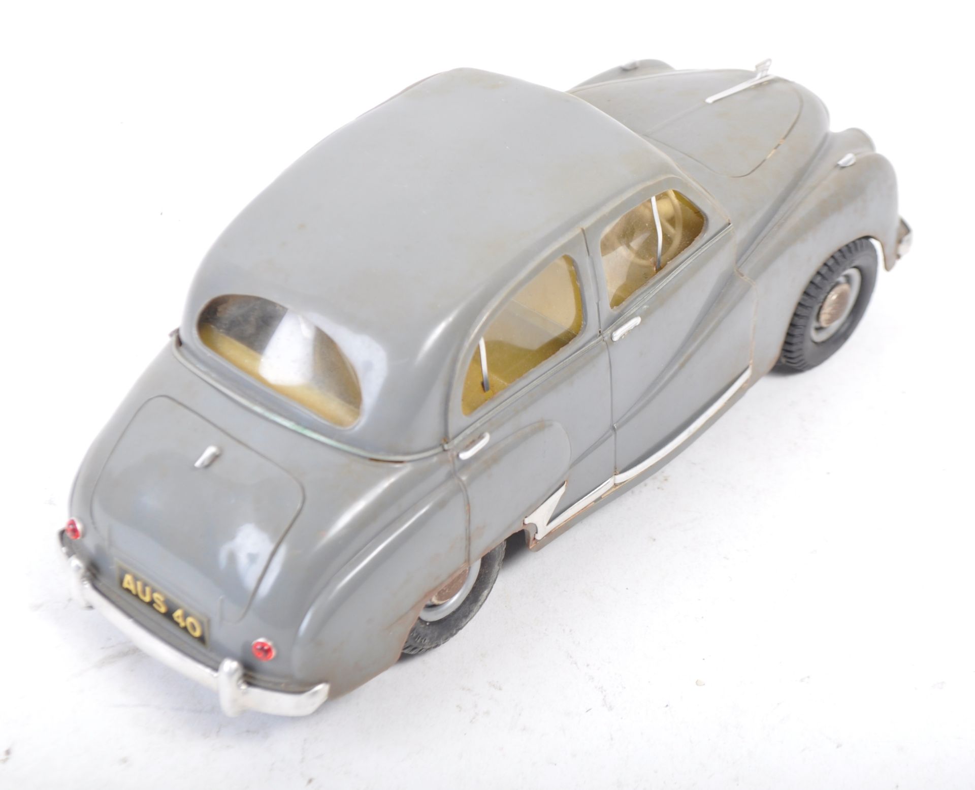 VICTORY INDUSTRIES MADE 1/18 SCALE AUSTIN A40 SOMERSET MODEL - Image 3 of 7