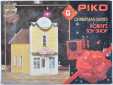 ORIGINAL PIKO G-SCALE MODEL BUILDING ' ROBIN'S TOYSHOP '