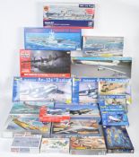 LARGE COLLECTION OF ASSORTED PLASTIC MODEL KITS