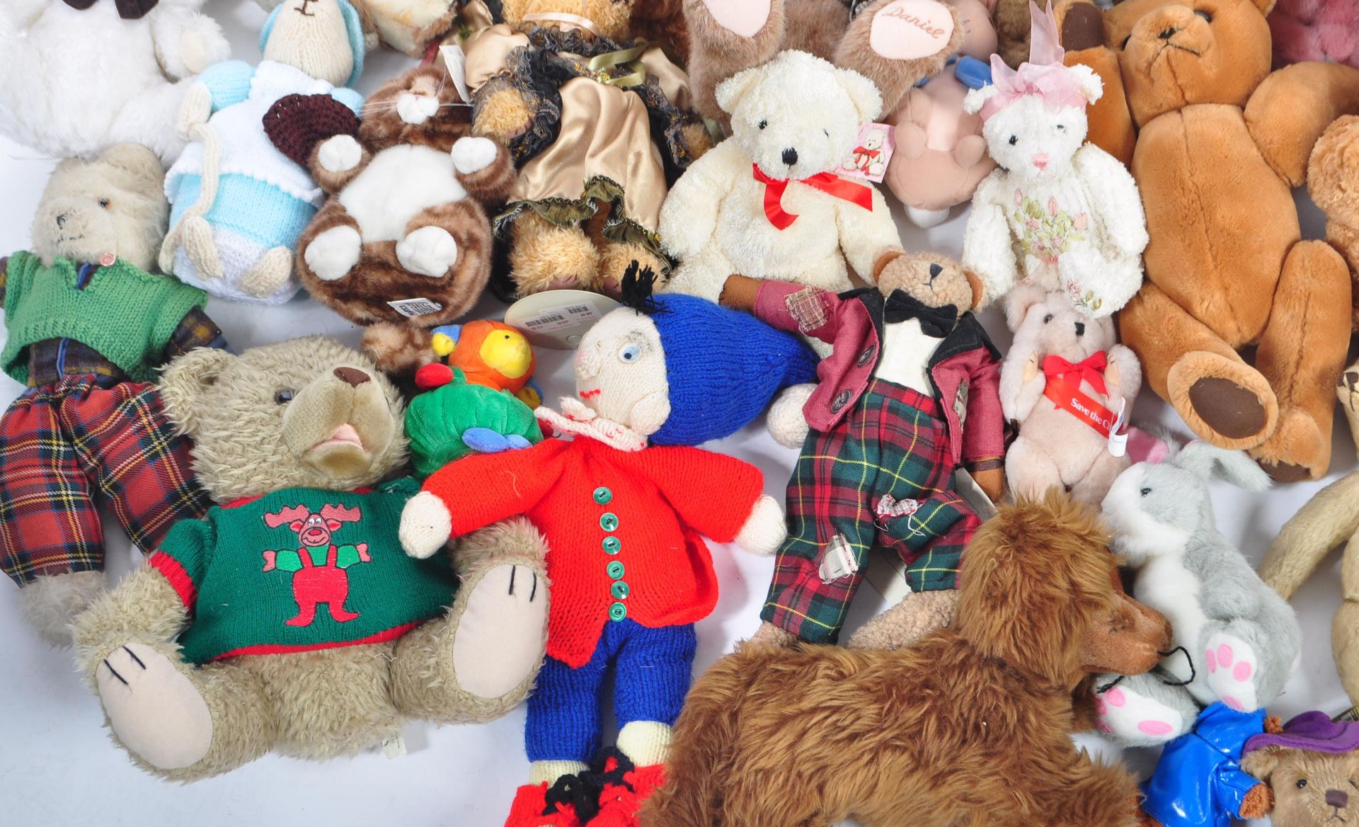 LARGE COLLECTION OF X50 ASSORTED SOFT TOY TEDDY BEARS - Bild 2 aus 5