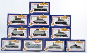 RAKE OF BACHMANN 00 GAUGE BOXED ROLLING STOCK