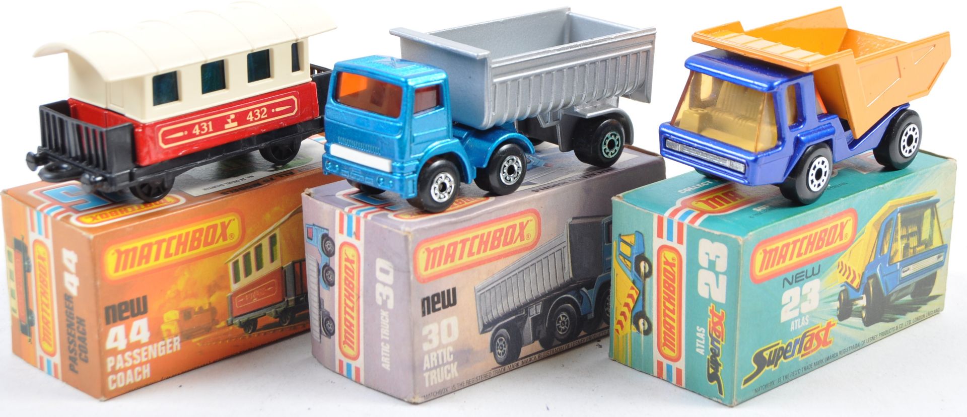 COLLECTION OF VINTAGE MATCHBOX BOXED DIECAST MODELS - Image 4 of 5