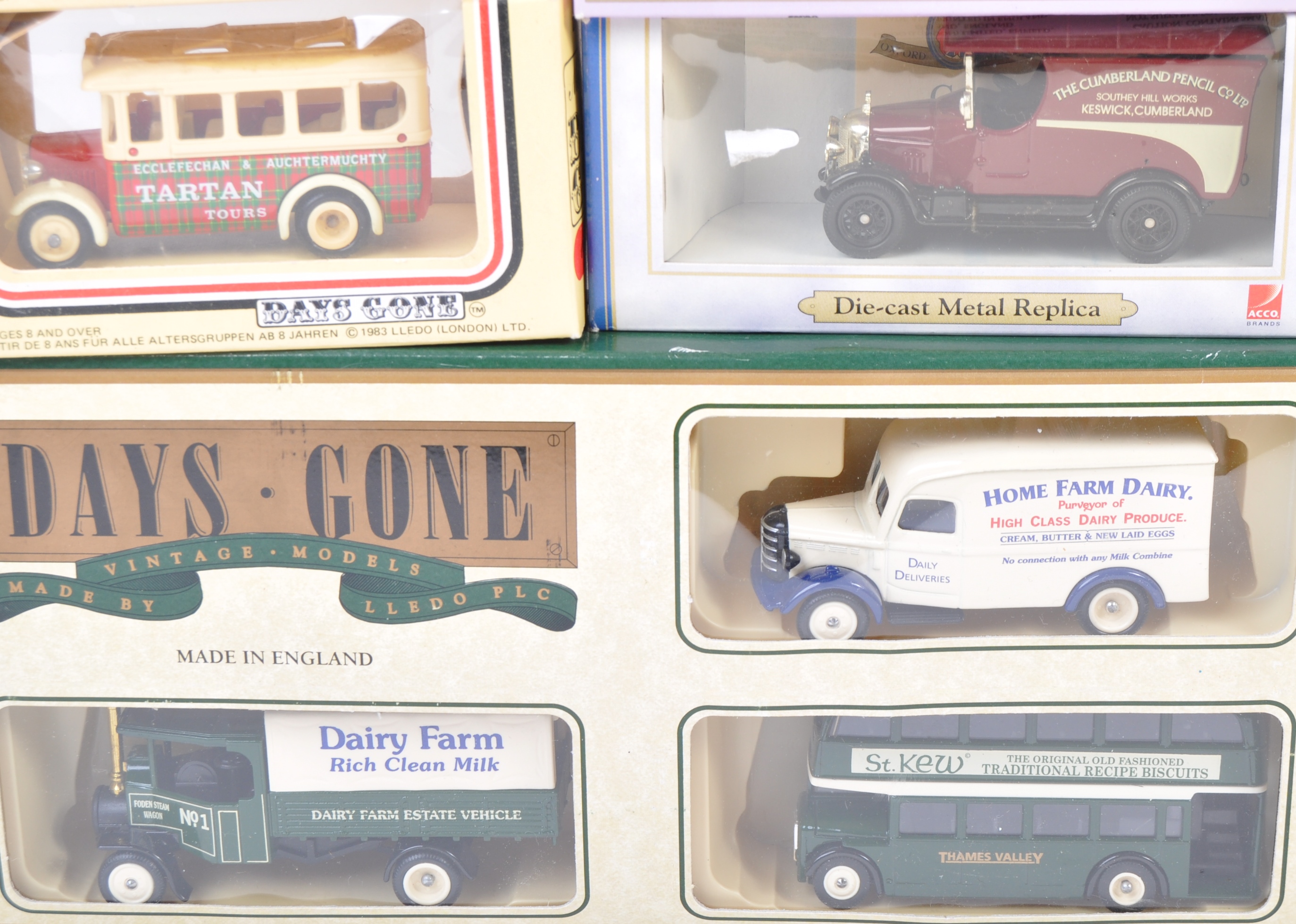 COLLECTION OF ASSORTED SCALE DIECAST MODEL VEHICLES - Image 2 of 9