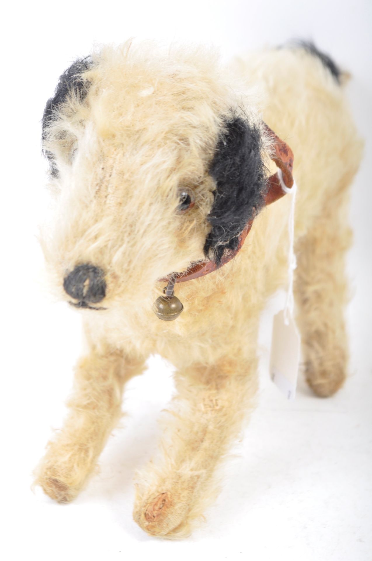 VINTAGE 1950'S STUFFED TOY DOG WITH LEATHER COLLAR AND BELL - Bild 2 aus 4