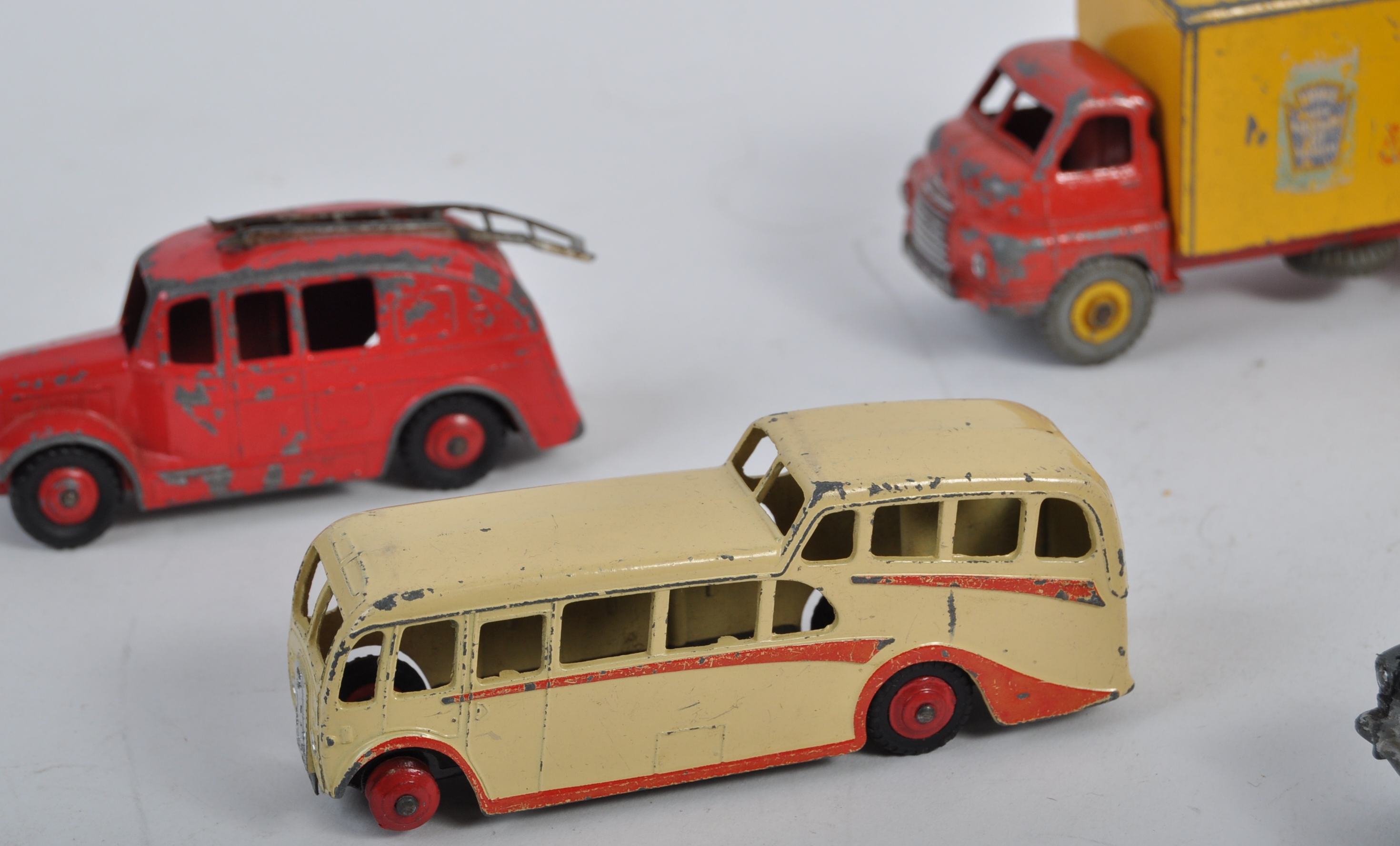 COLLECTION OF VINTAGE DINKY & CORGI TOYS DIECAST - Image 4 of 6