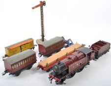 HORNBY SERIES 0 GAUGE CLOCKWORK TRAIN AND ROLLING STOCK