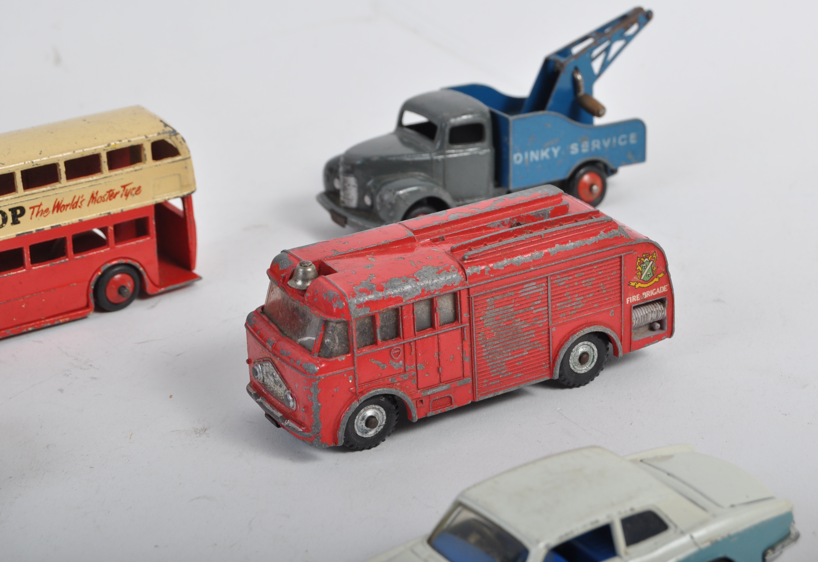 COLLECTION OF VINTAGE DINKY & CORGI TOYS DIECAST - Image 5 of 6