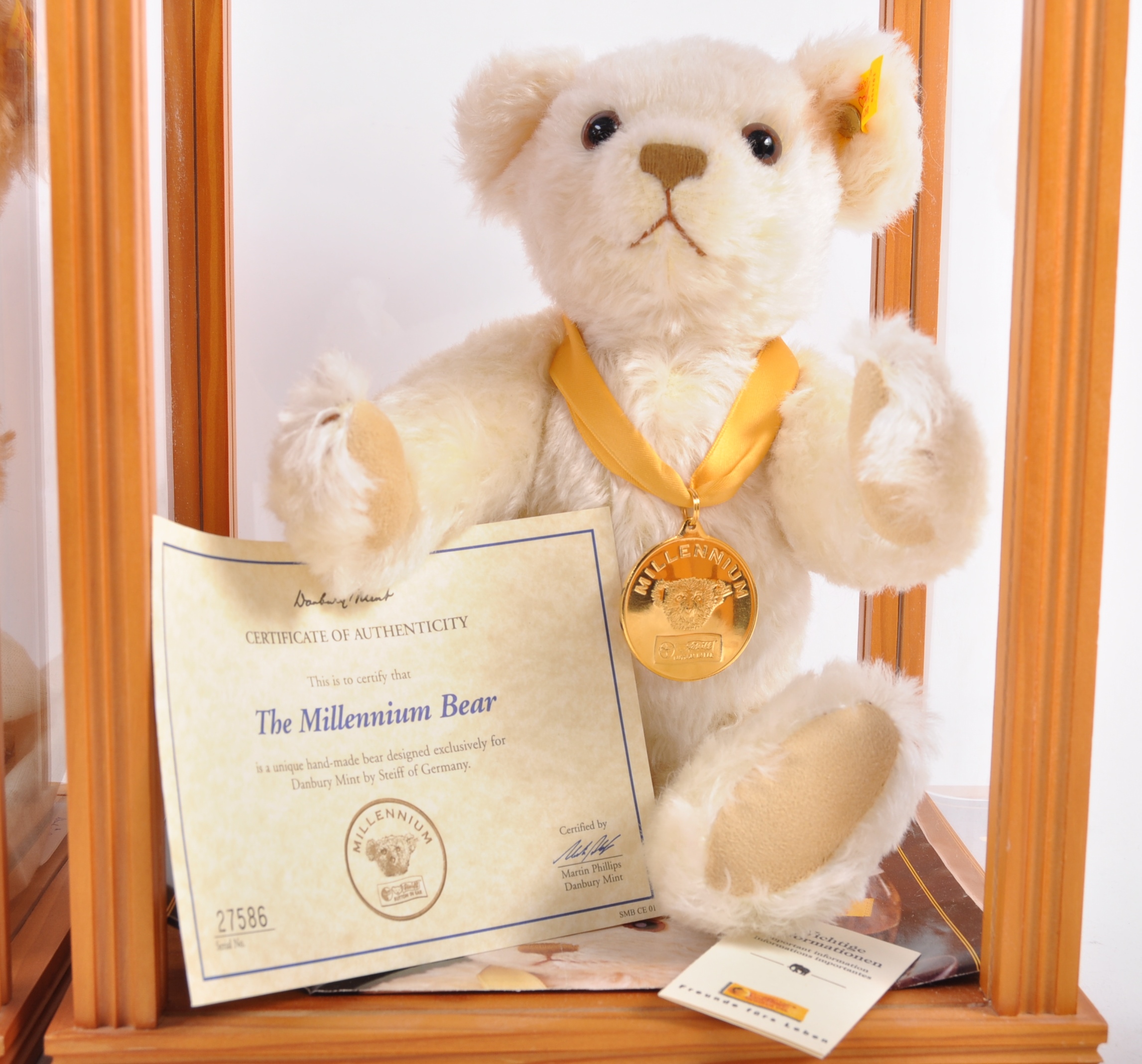 COLLECTION OF X3 STEIFF DANBURY MINT TEDDY BEARS - Image 4 of 4