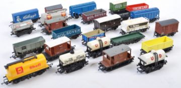 COLLECTION OF ASSORTED HORNBY 00 GAUGE ROLLING STOCK WAGONS
