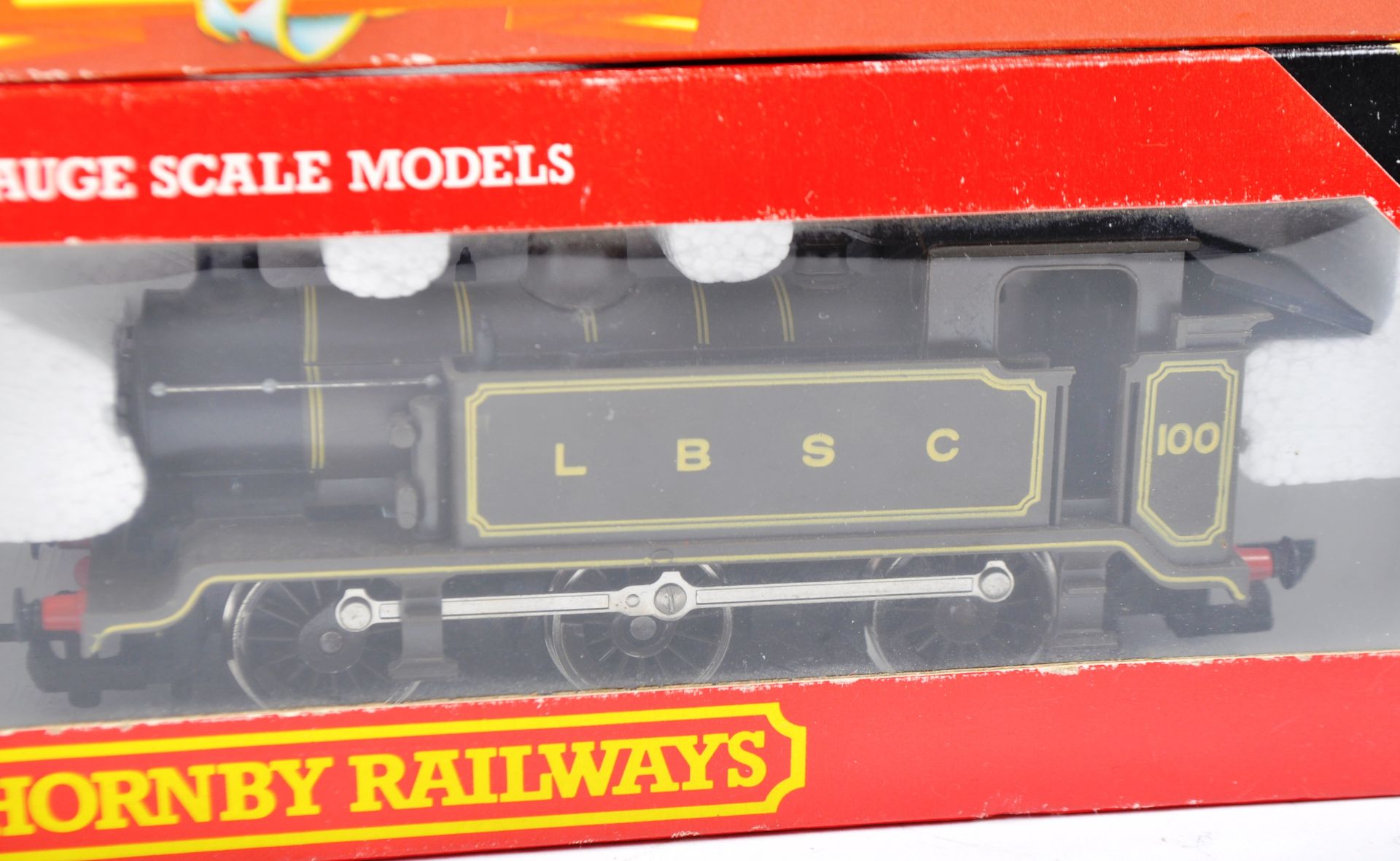 TWO HORNBY RAILWAYS 00 GAUGE BOXED TRAINSET LOCOS - Bild 9 aus 10