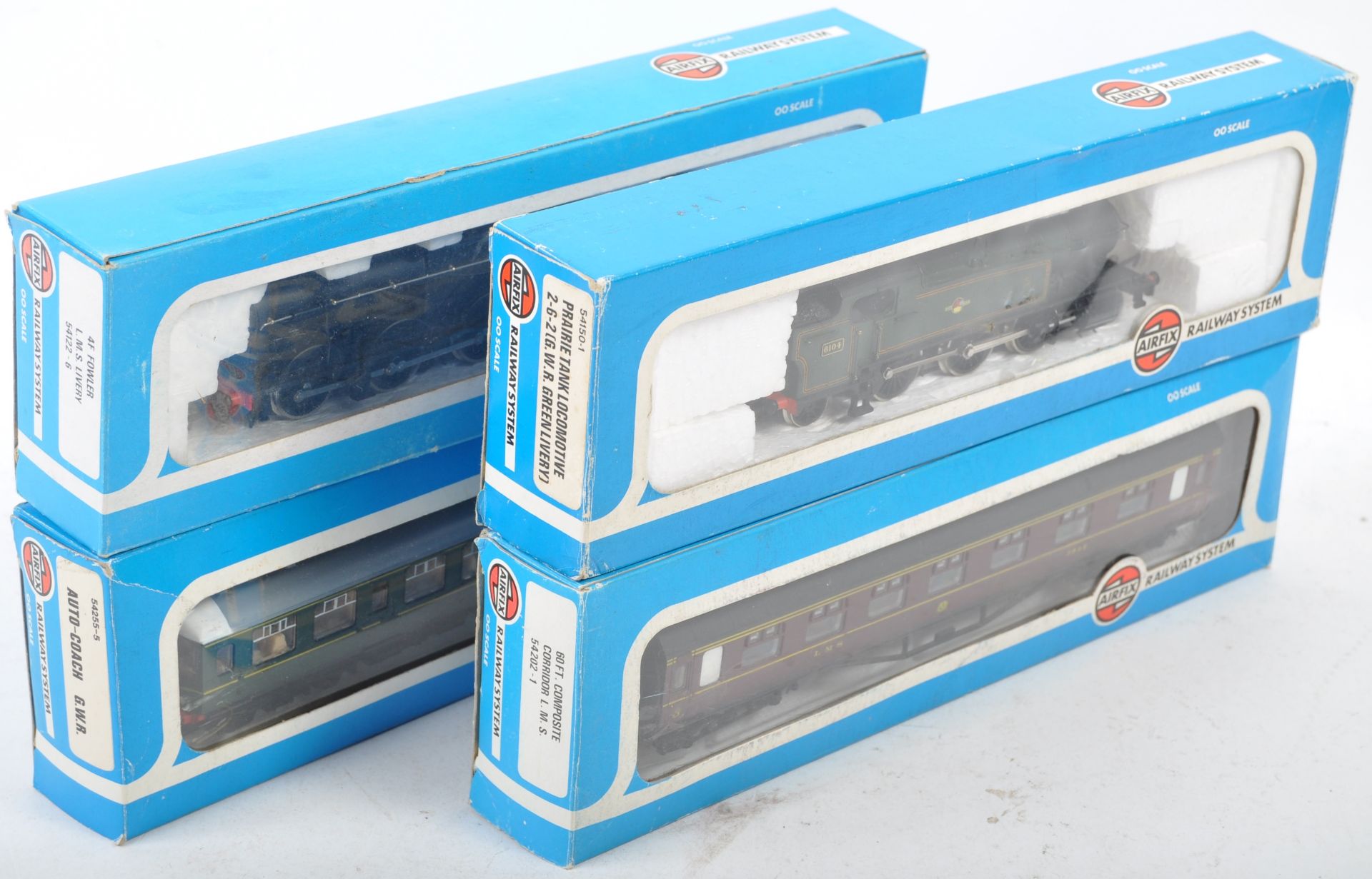 COLLECTION OF X4 AIRIX 00 GAUGE TRAINSET LOCO AND CARRIAGES - Image 3 of 5