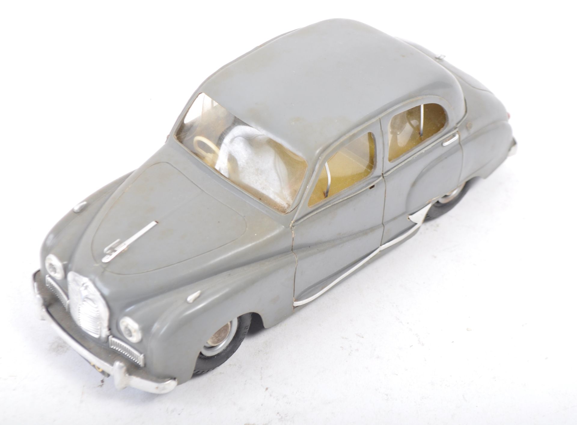 VICTORY INDUSTRIES MADE 1/18 SCALE AUSTIN A40 SOMERSET MODEL - Image 2 of 7