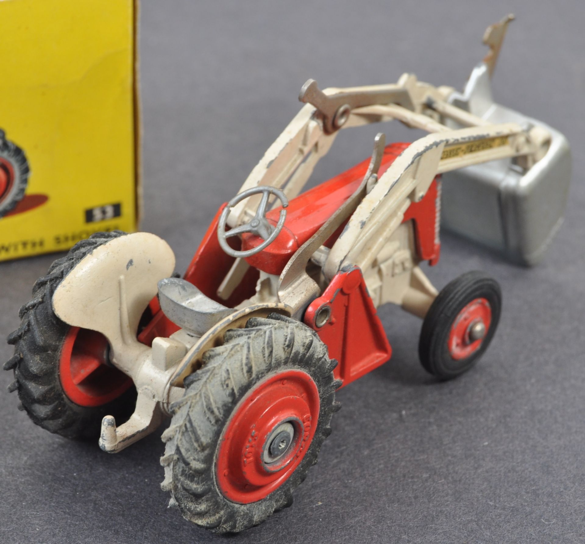 ORIGINAL VINTAGE CORGI TOYS BOXED DIECAST MODEL TRACTOR - Image 3 of 4