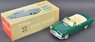 VINTAGE TRI-ANG ELECTRIC 1 / 20 SCALE FORD ZEPHYR MODEL CAR