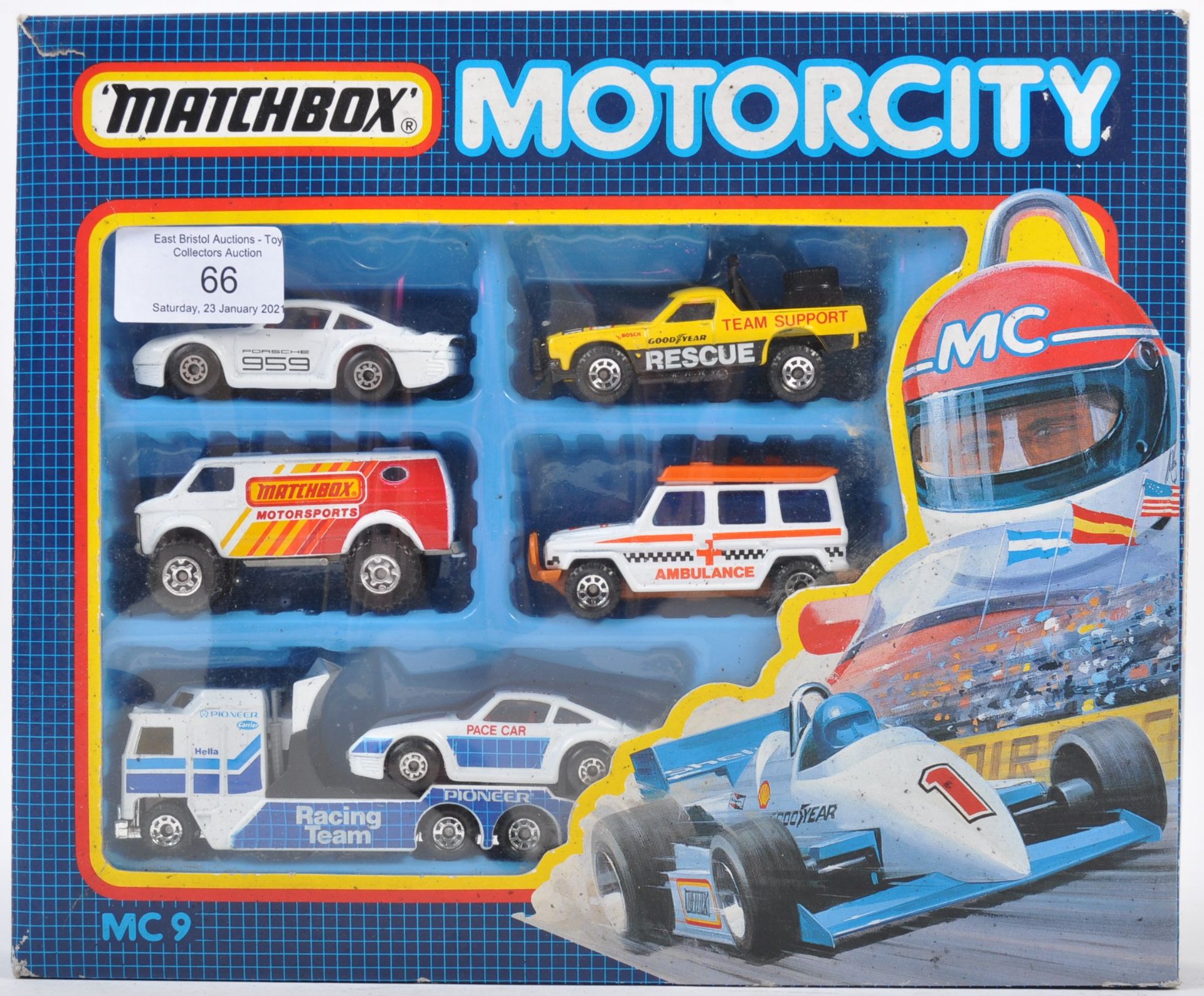 ORIGINAL VINTAGE MATCHBOX MC9 CAR TRANSPORT SET