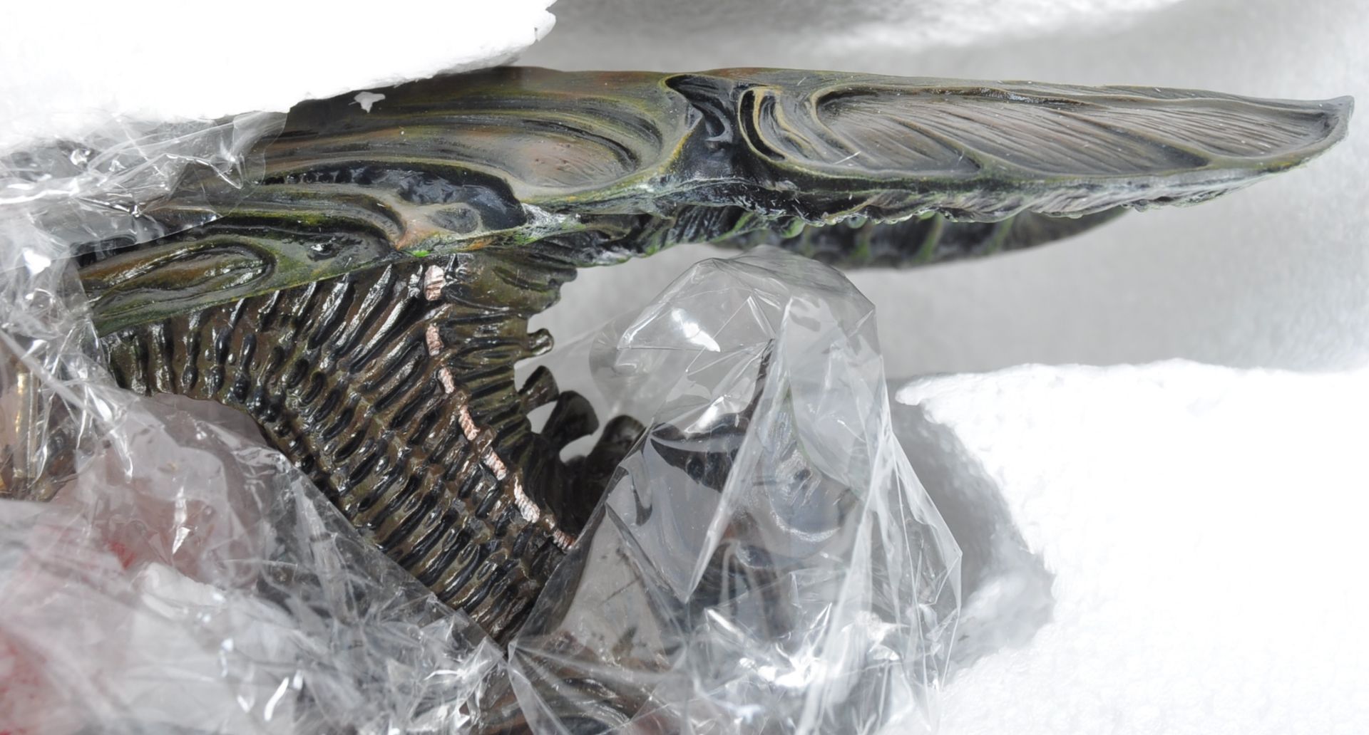 RARE PALISADES TOYS ALIENS ALIEN QUEEN MICRO BUST - Image 3 of 3