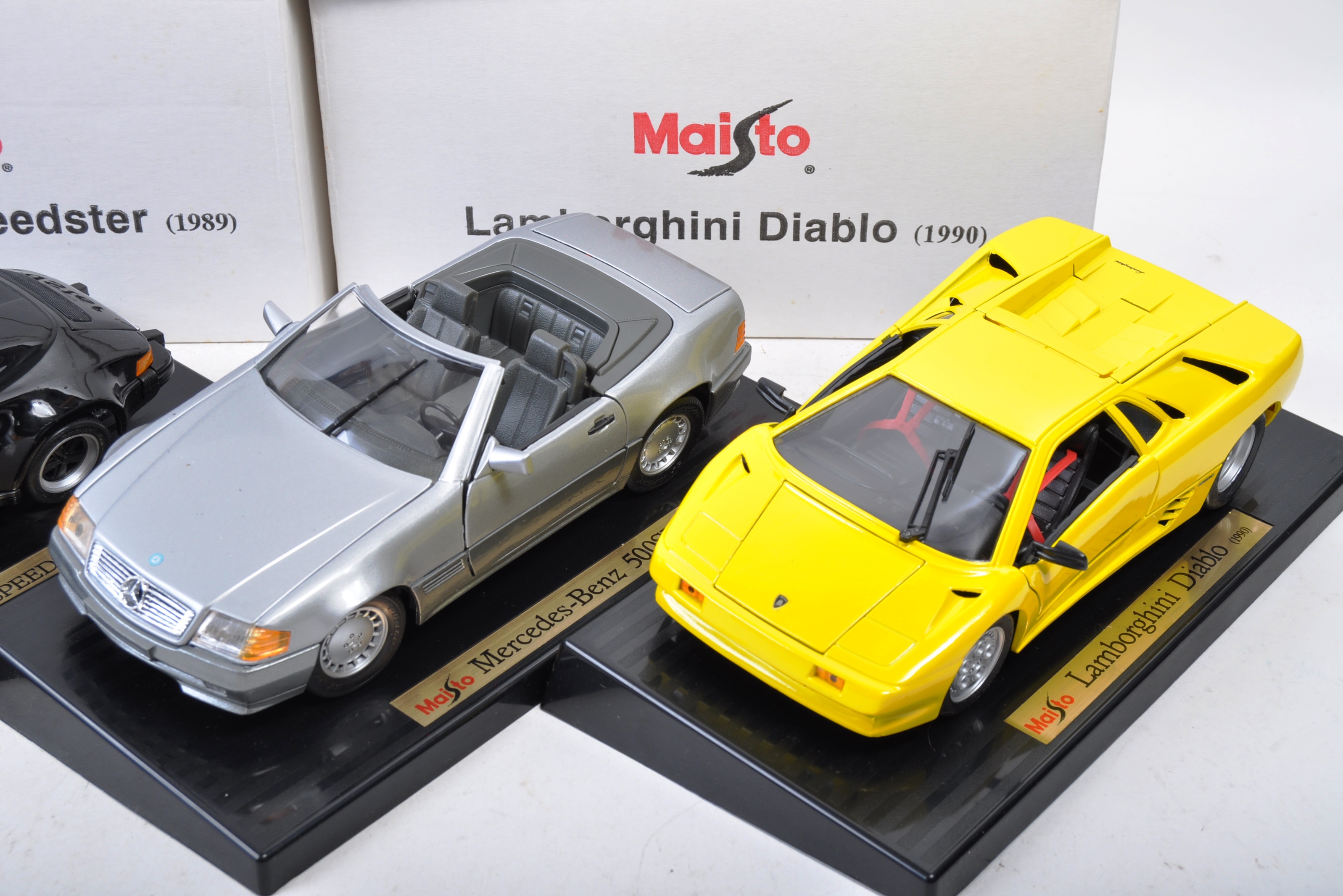 COLLECTION OF X5 MAISTO 1/18 SCALE DIECAST MODEL SPORTS CARS - Image 4 of 4