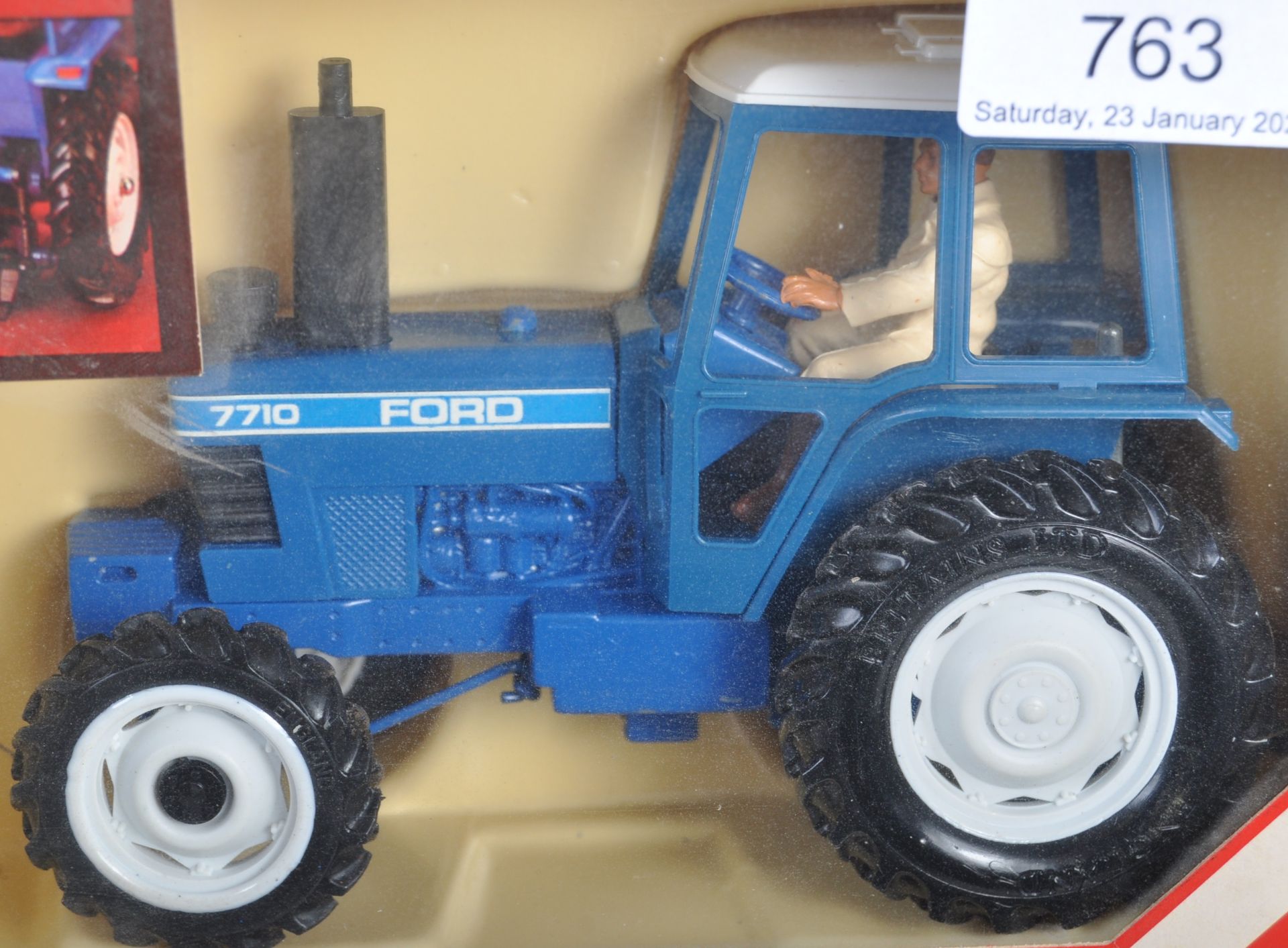 BRITAINS FARM SERIES 9523 FORD TRACTOR 7710 - Image 3 of 3