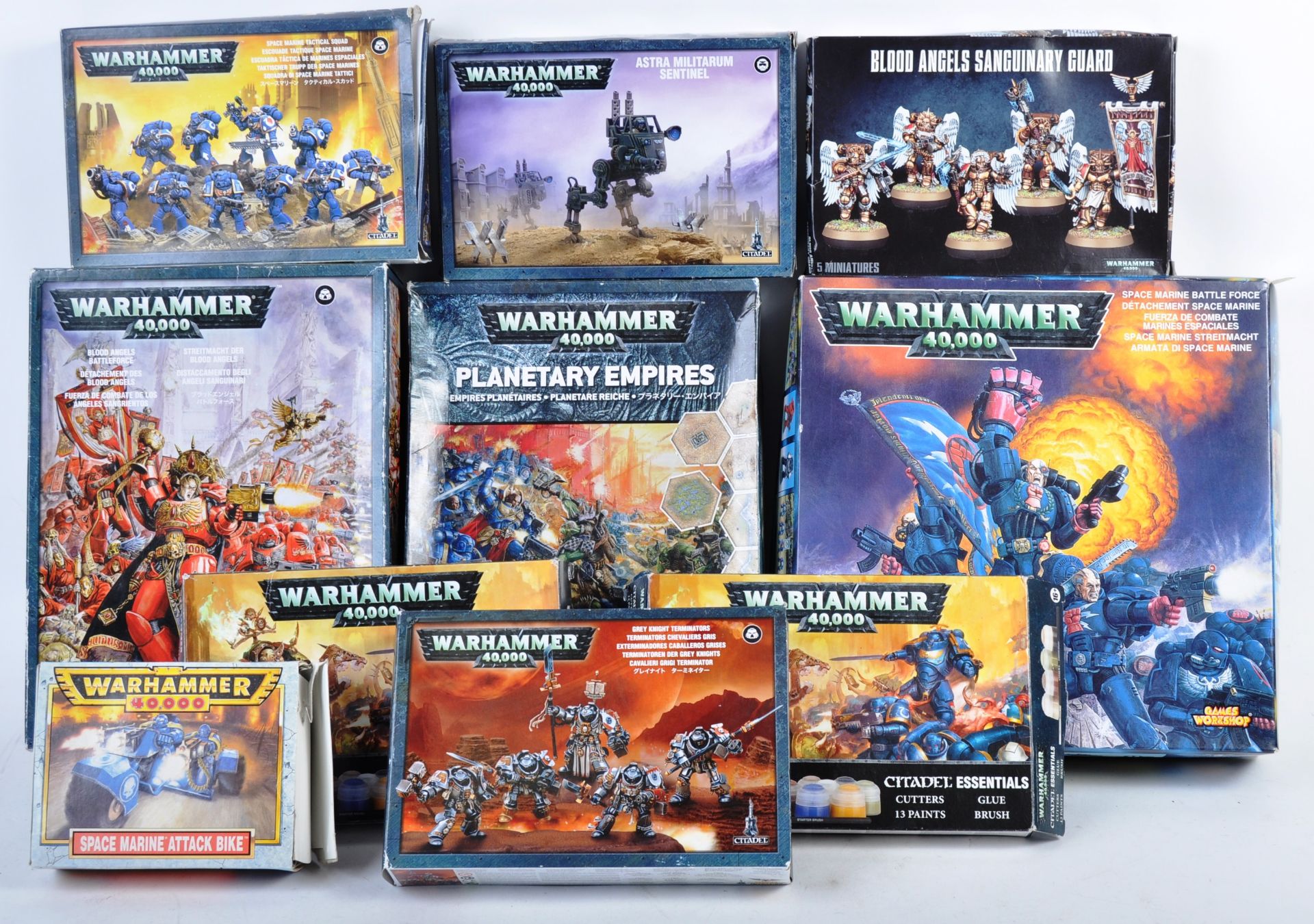 COLLECTION OF WARHAMMER 40K BOXED FIGURE SETS