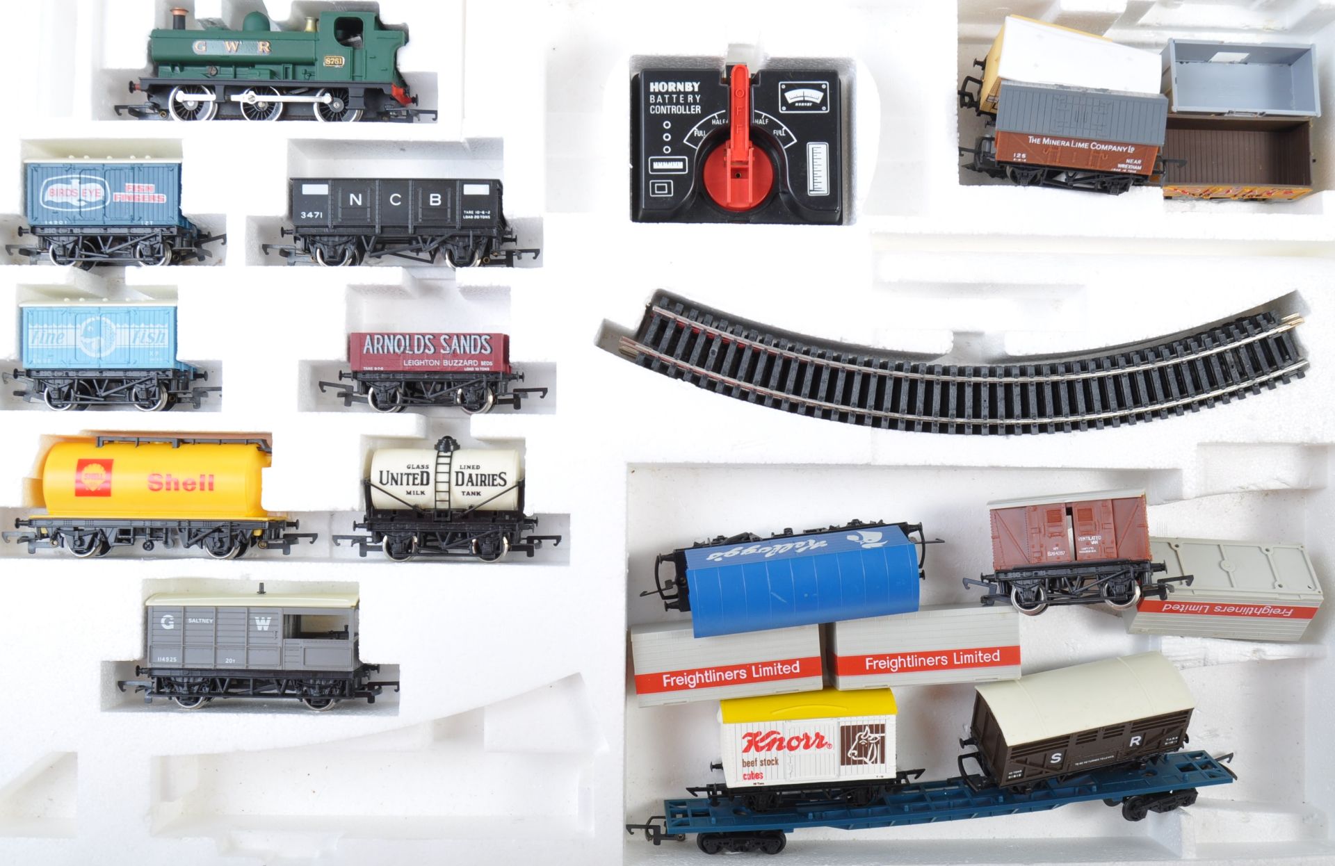 COLLECTION OF HORNBY 00 GAUGE MODEL RAILWAY TRAINSET ITEMS - Image 4 of 5