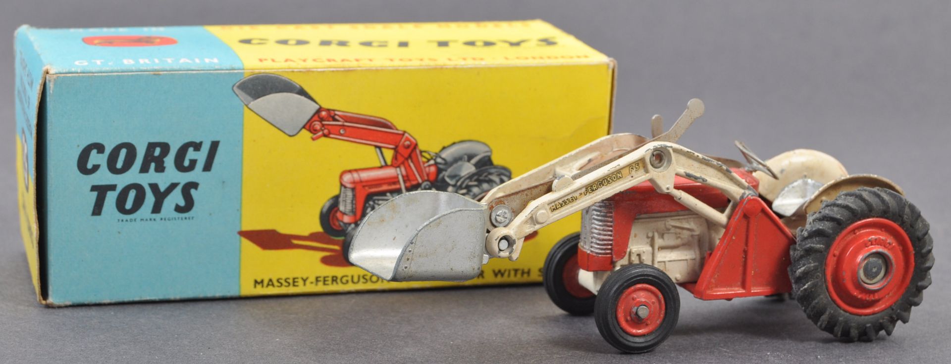 ORIGINAL VINTAGE CORGI TOYS BOXED DIECAST MODEL TRACTOR