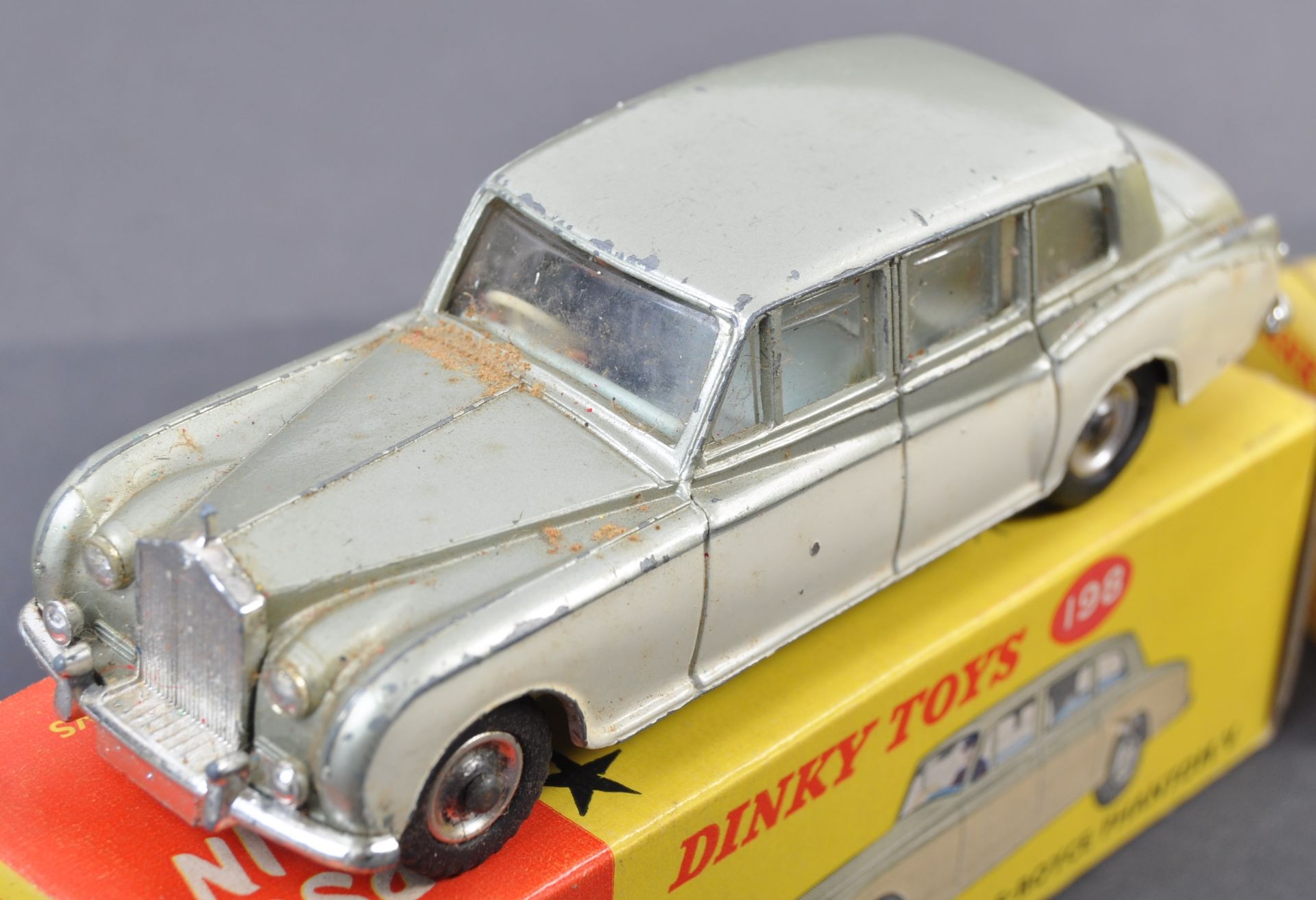 COLLECTION OF VINTAGE DINKY TOYS BOXED DIECAST MODELS - Image 2 of 5