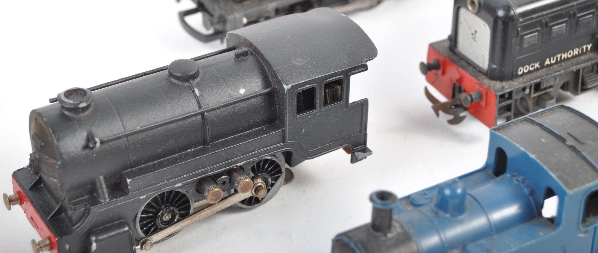 COLLECTION OF ASSORTED 00 GAUGE TANK ENGINES - Image 5 of 6