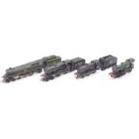 COLLECTION OF TRI-ANG 00 GAUGE TRAINSET LOCO & ROLLING STOCK
