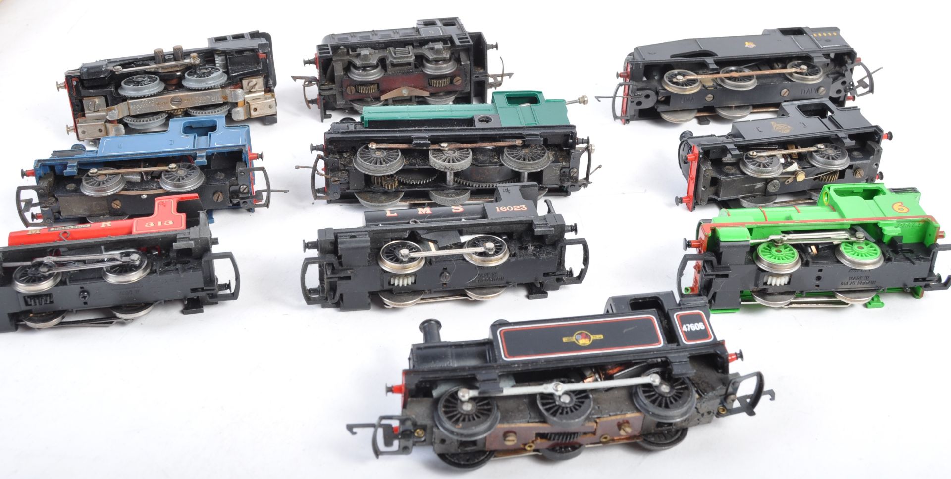 COLLECTION OF ASSORTED 00 GAUGE TANK ENGINES - Image 6 of 6