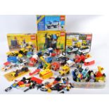 COLLECTION OF VINTAGE LEGO - BOXES, MADE SETS & MINIFIGURES