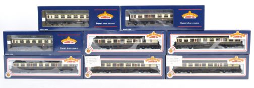 RAKE OF BOXED BACHMANN 00 GAUGE GW COACHES